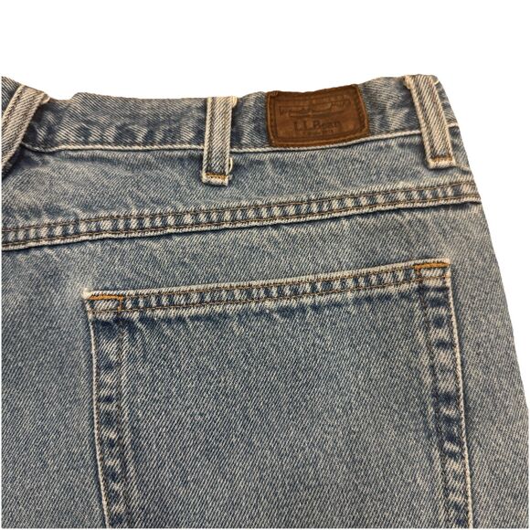 LL Bean Natural Fit Men’s Jeans Size 38×29 Medium Wash Straight Leg Jeans - Picture 7 of 7